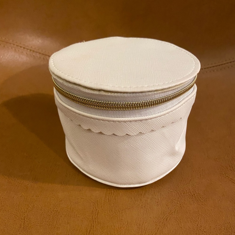 travel makeup bag
